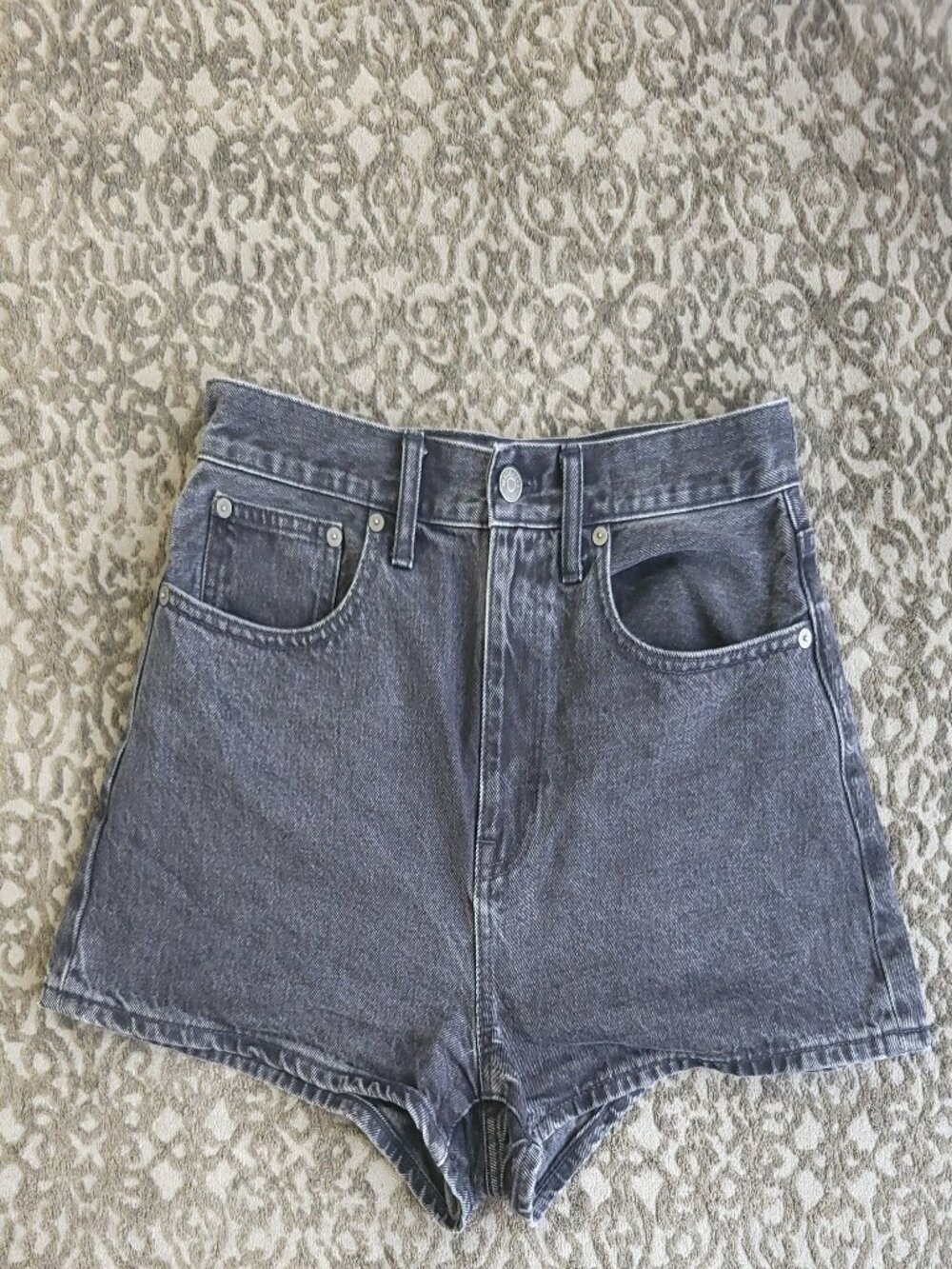 Madewell The Momjean Short Short in Black Wash – Size 27